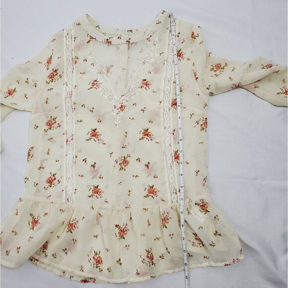URBAN OUTFITTERS blouse Pins and Needles floral ruffle button top S - Picture 9 of 9